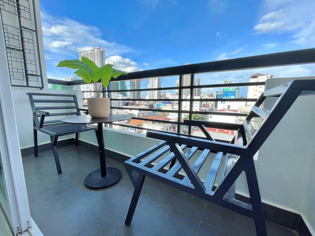 Pth Residence Phnom Penh Bagian luar foto