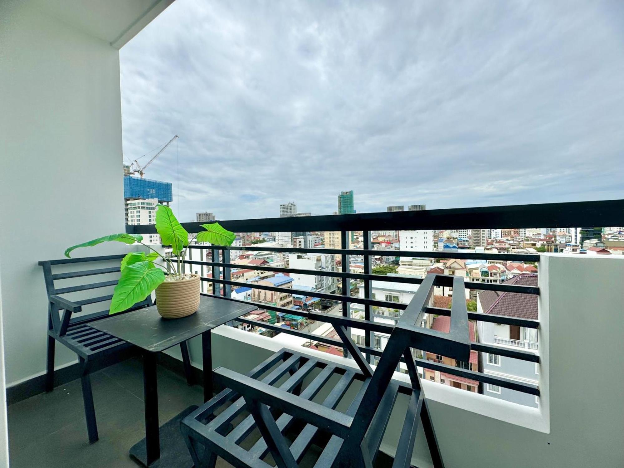Pth Residence Phnom Penh Bagian luar foto